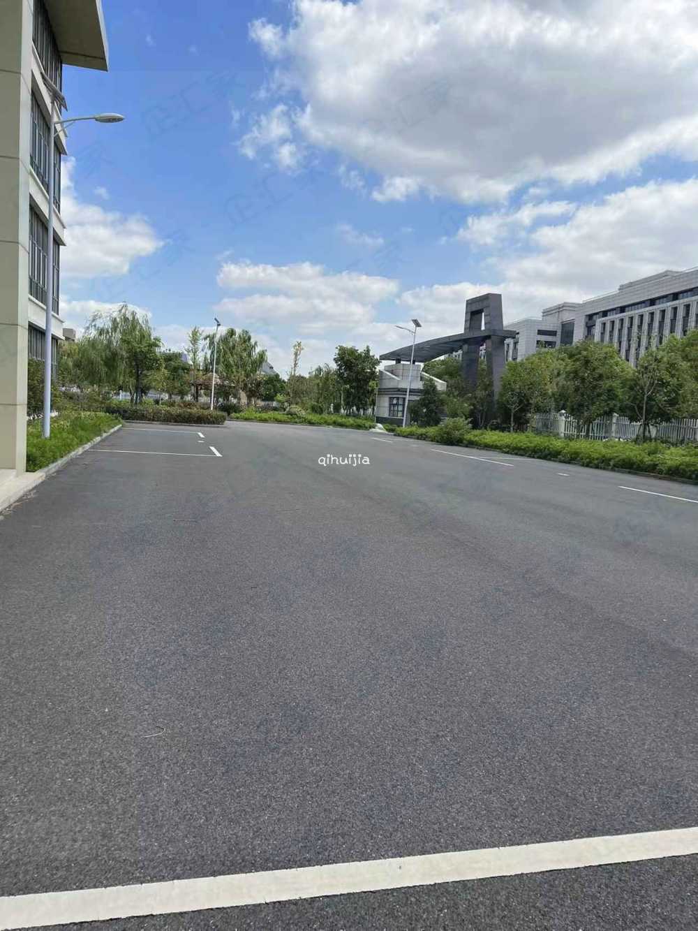 花园厂房,层高12米，有牛腿可架行车