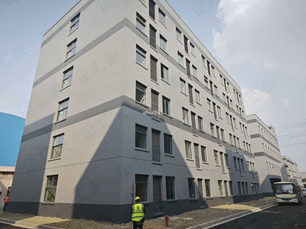政府园区,交通方便,配套齐全