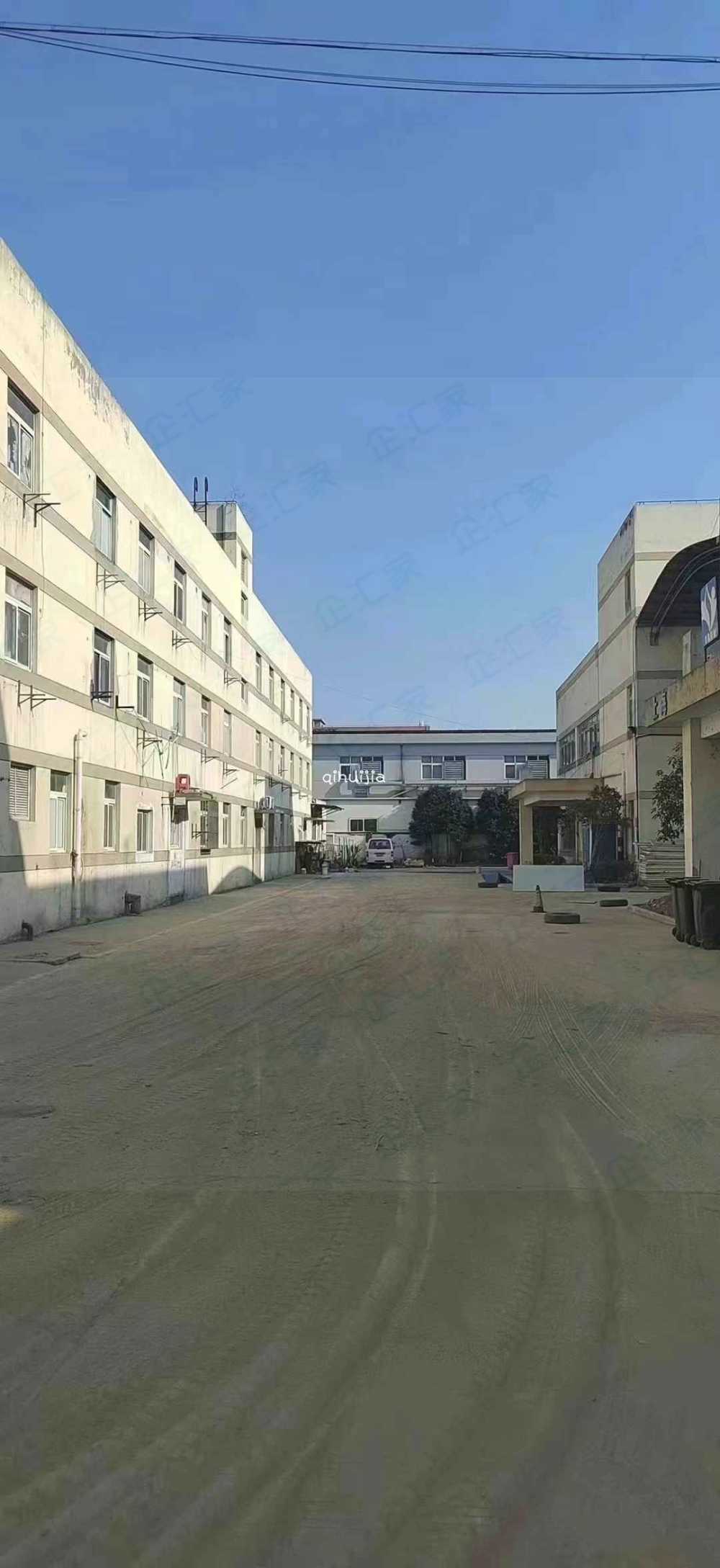 一楼2300平方,带卸货雨棚,104地块厂房