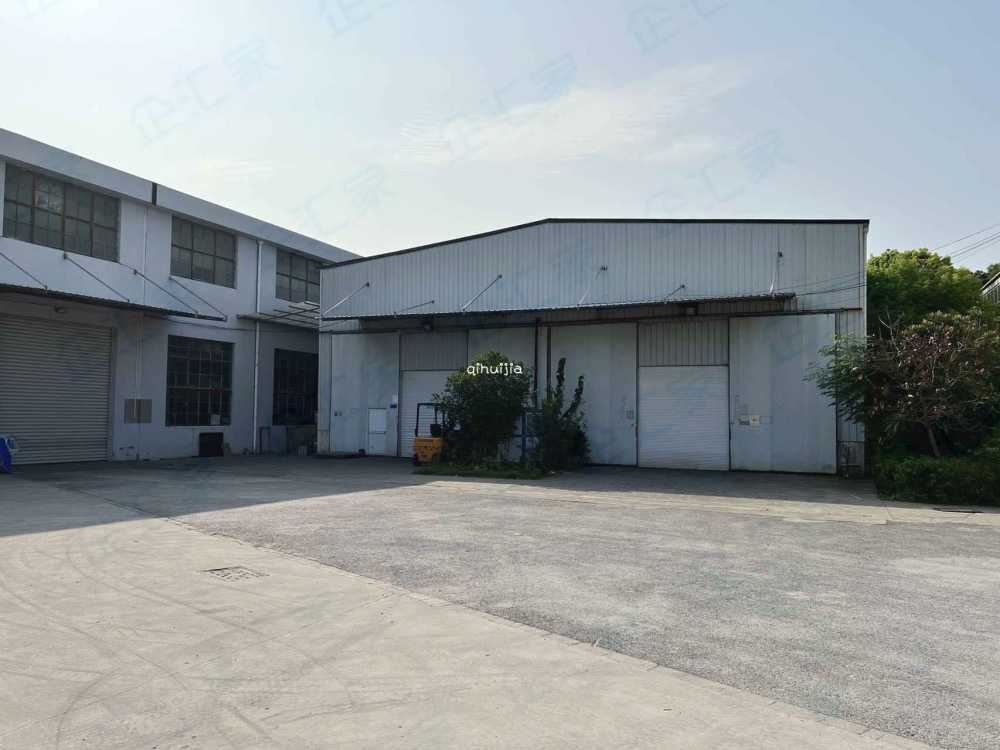 门口双向四车道,超大场地,有恒温库
