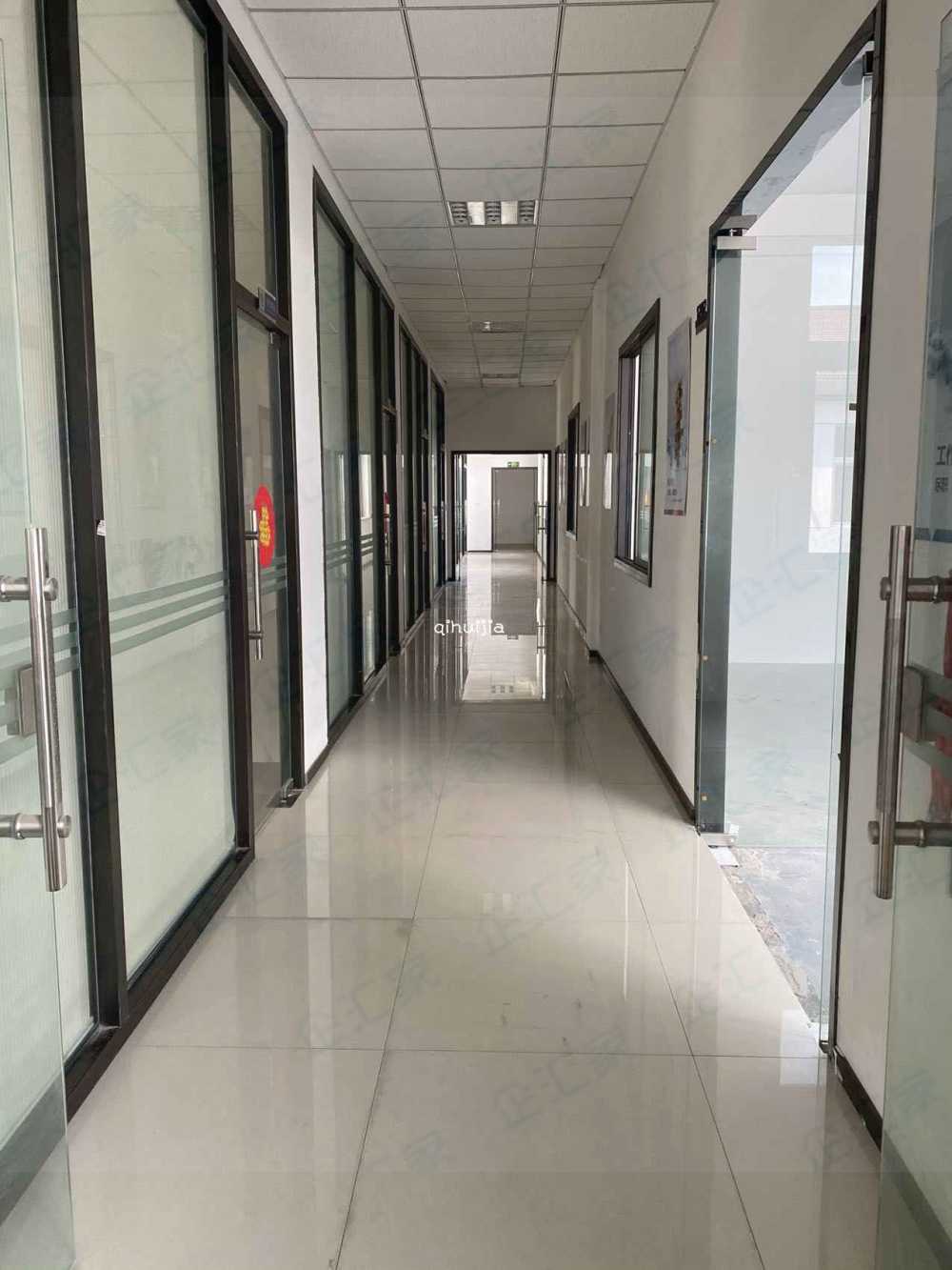 标准园区,停车位充足,精装办公司