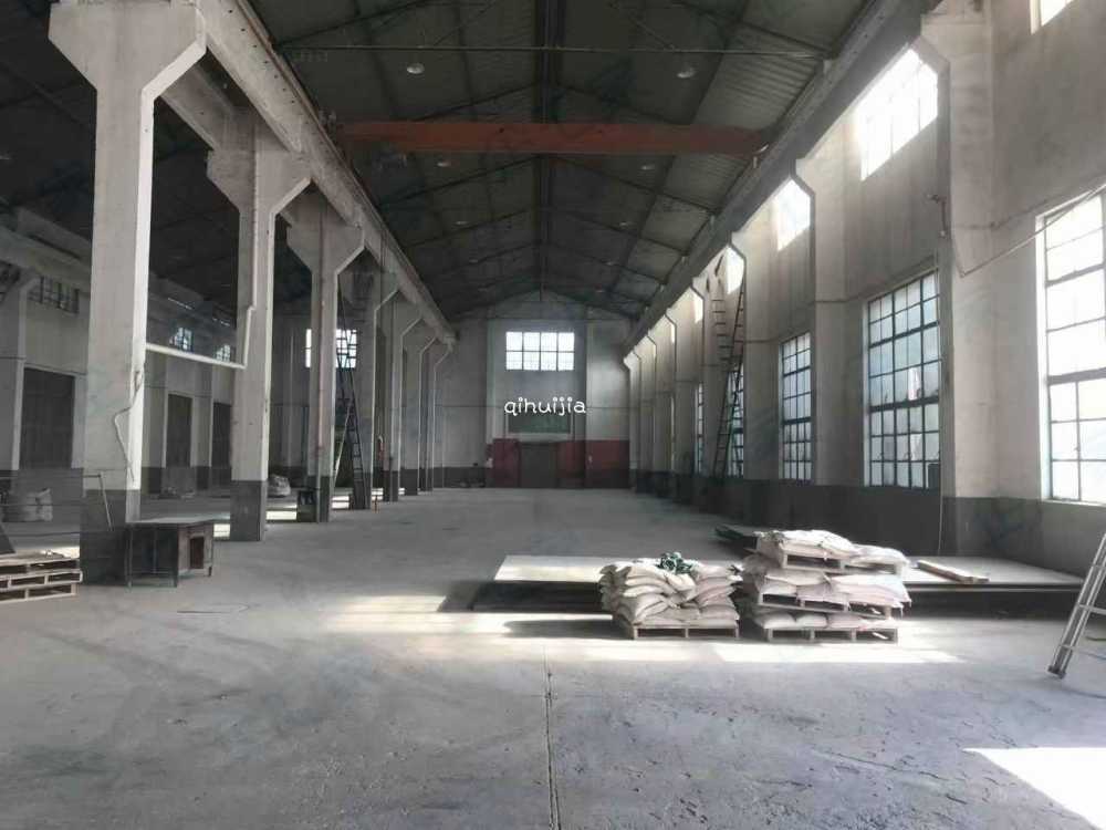 门口双向四车道,超大场地,有恒温库