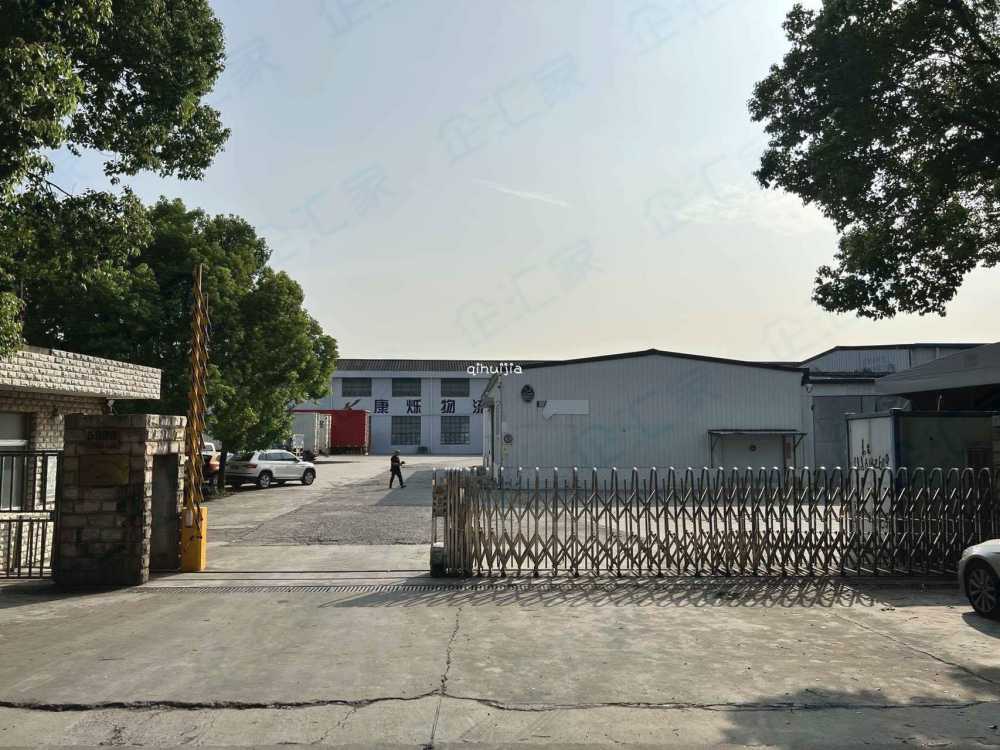 门口双向四车道,超大场地,有恒温库