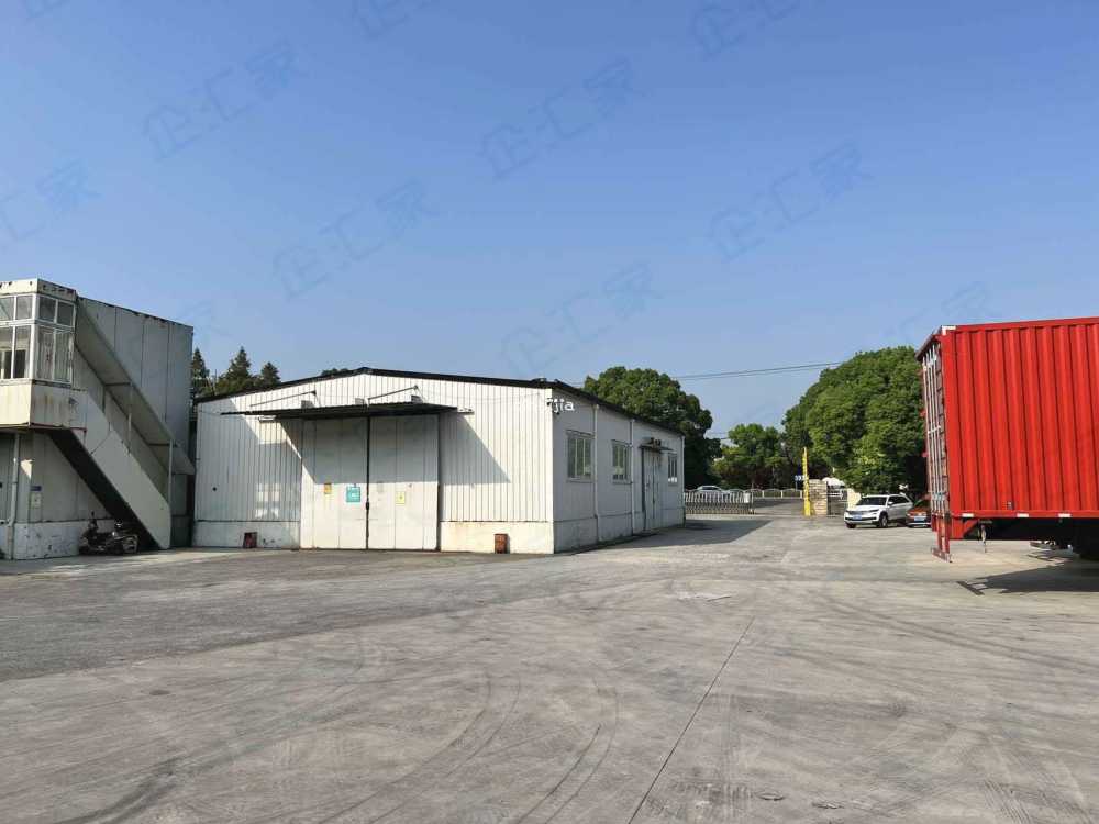 门口双向四车道,超大场地,有恒温库