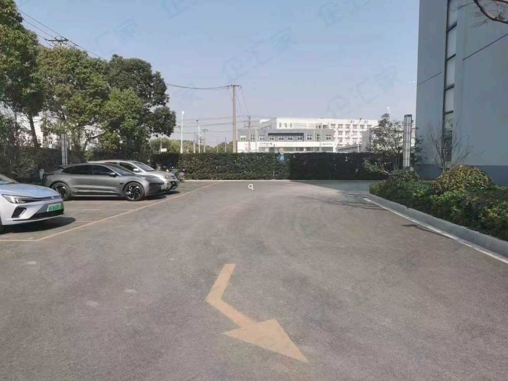 一楼1520平,二楼1520平,二楼带装修 带消防喷淋