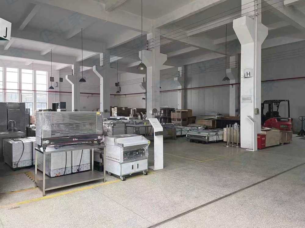 104地块,层高8米  带牛腿,可办理环评