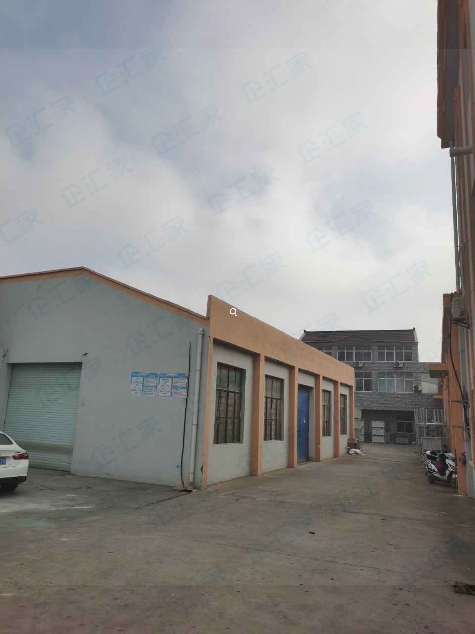 车间面积210平,精装修办公和宿舍350平