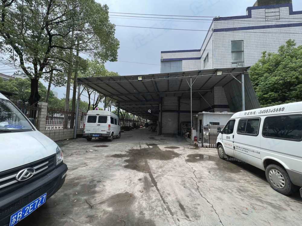 有卸货雨棚、进出方便,配电200kv