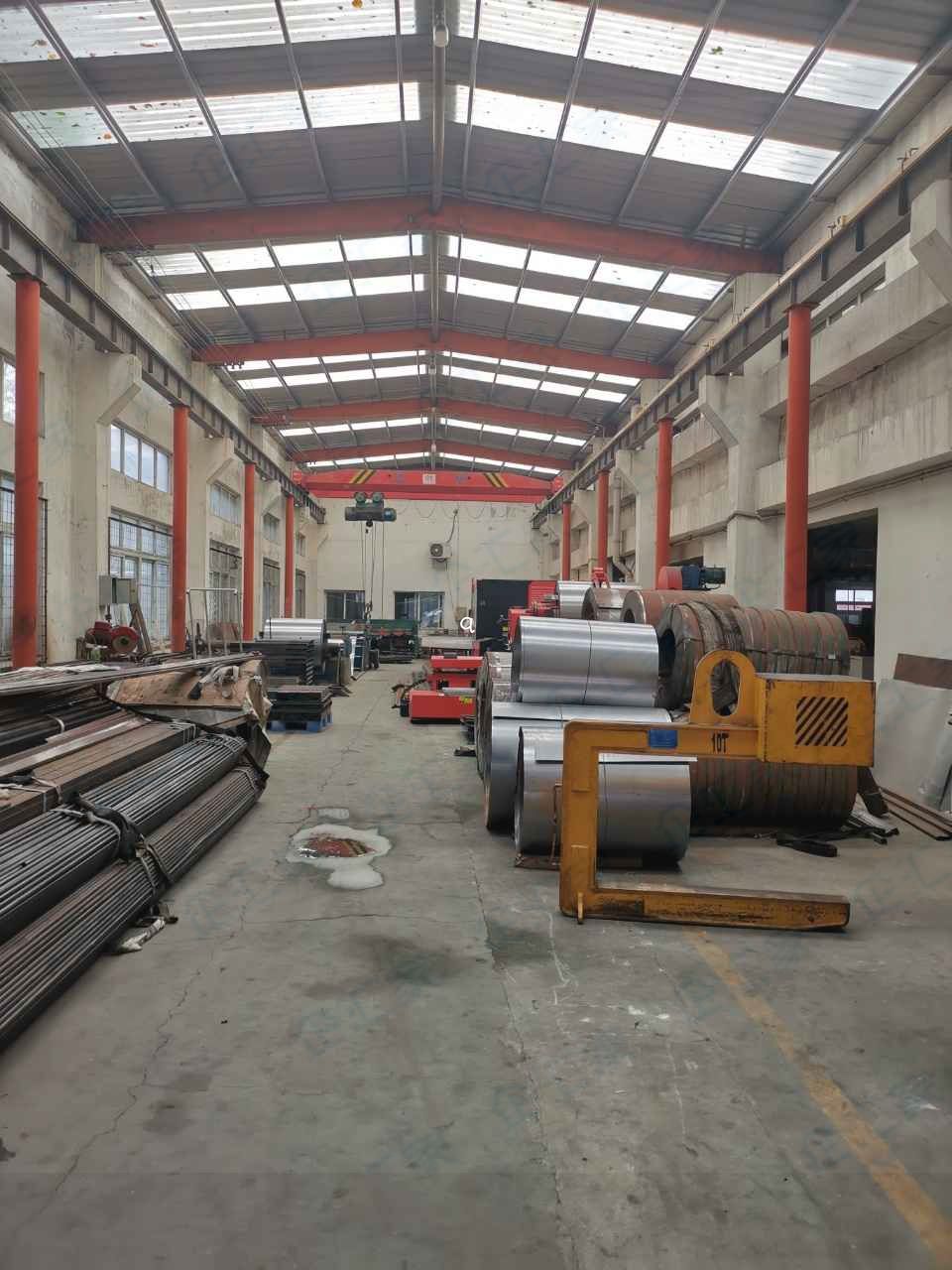 火车头厂房,带行车,办公室