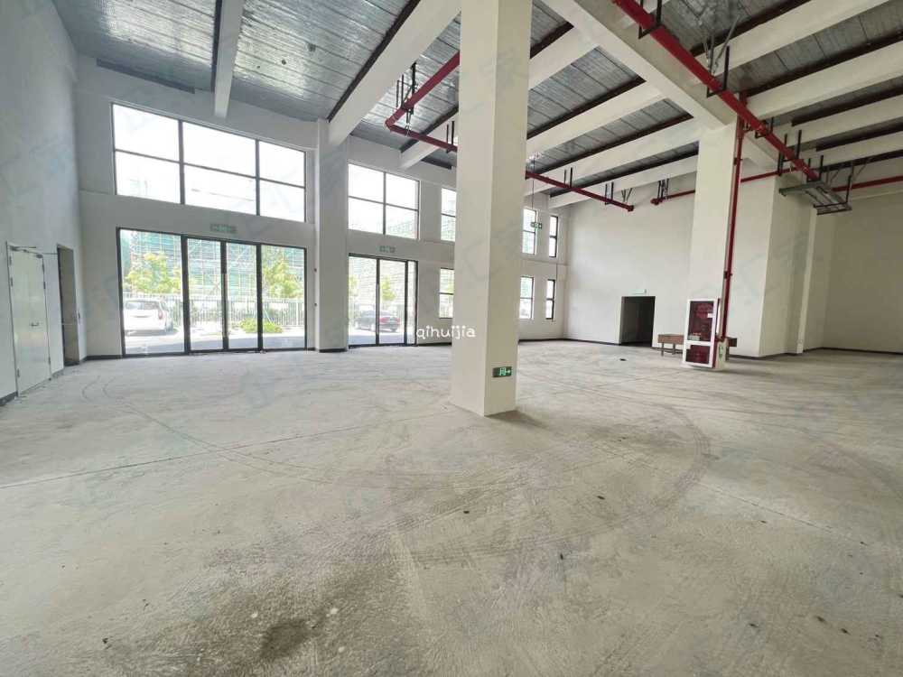 靠地铁,104地块