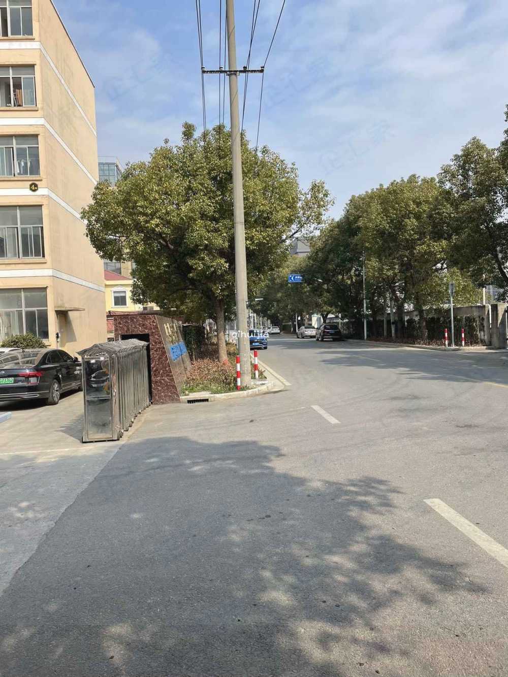 精装修带隔断,带办公室,采光好
