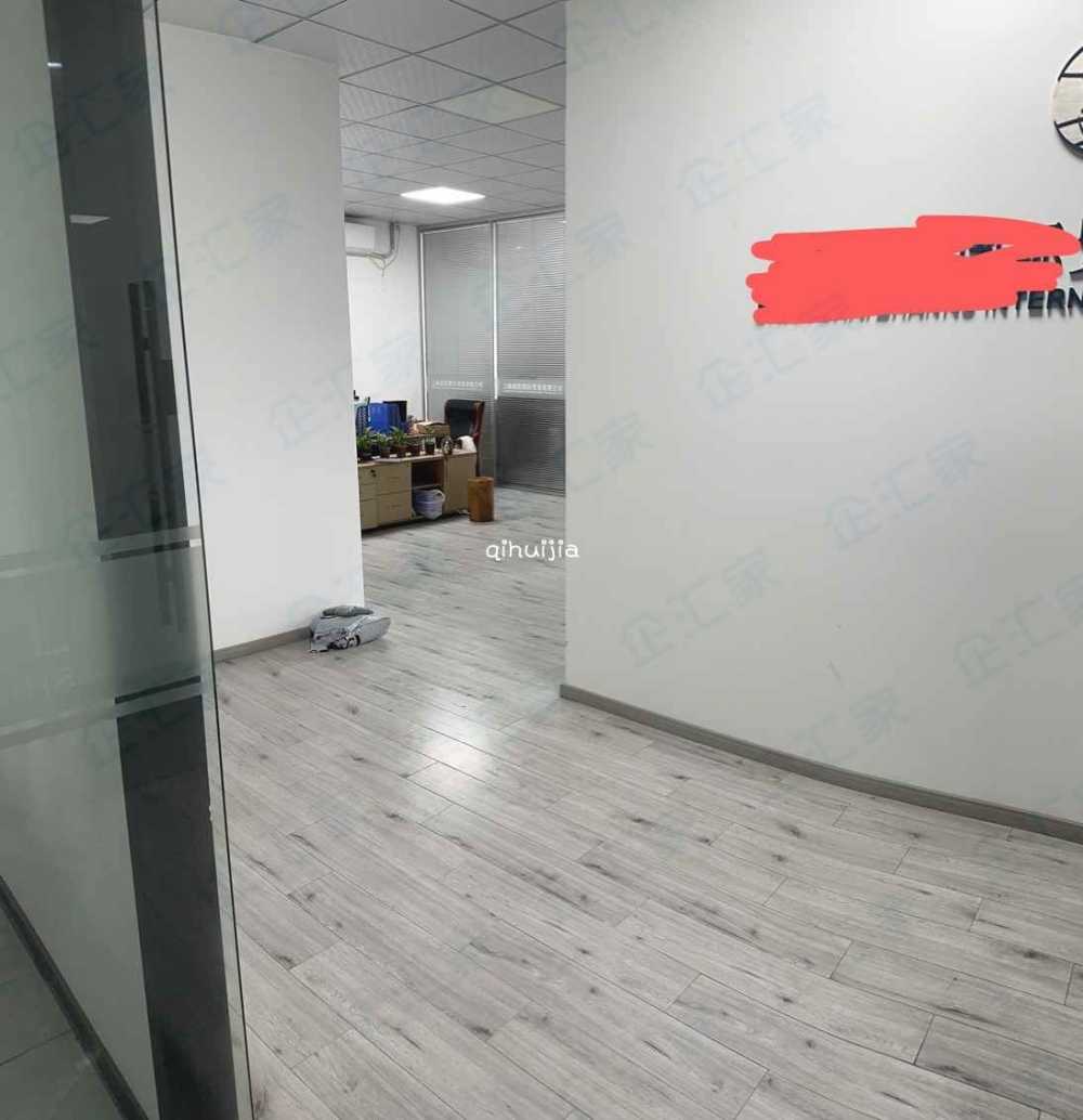 精装修带隔断,带办公室,采光好