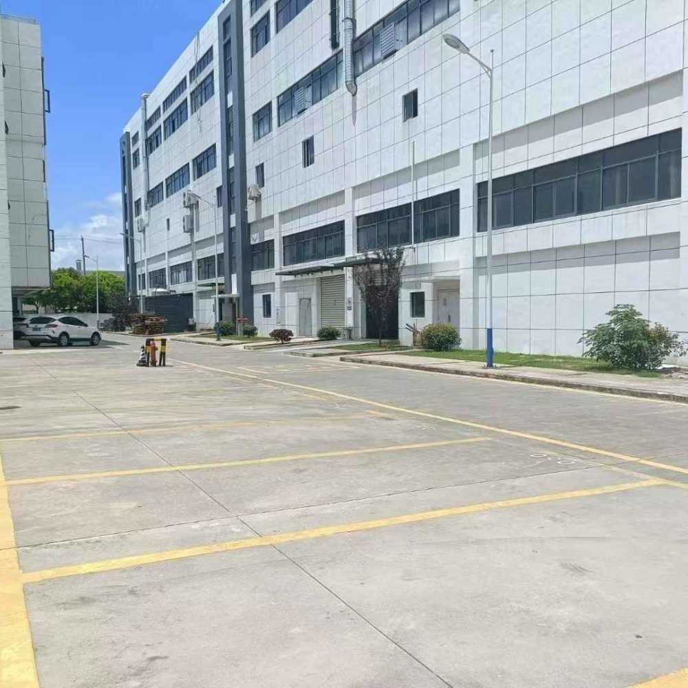 一楼8米,丙类带消防,户型1670/3350、可分租