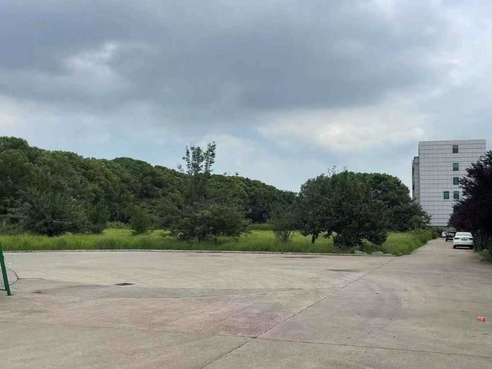 层高8米,电量830KVA,可架行车