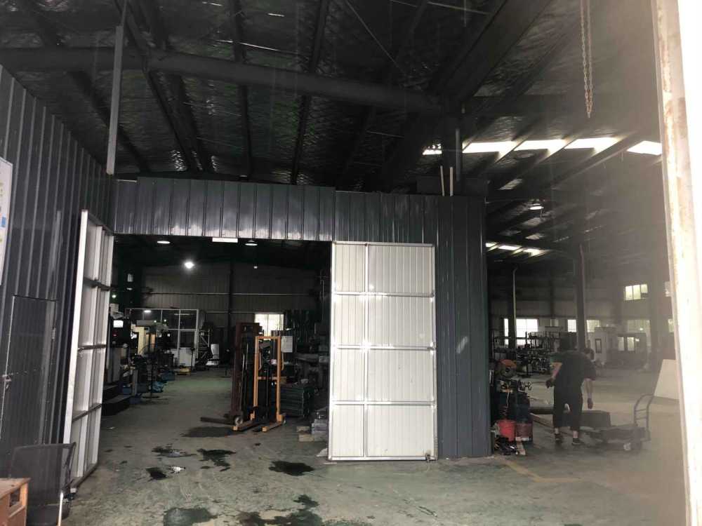 独门独院,层高8米,车间立柱少