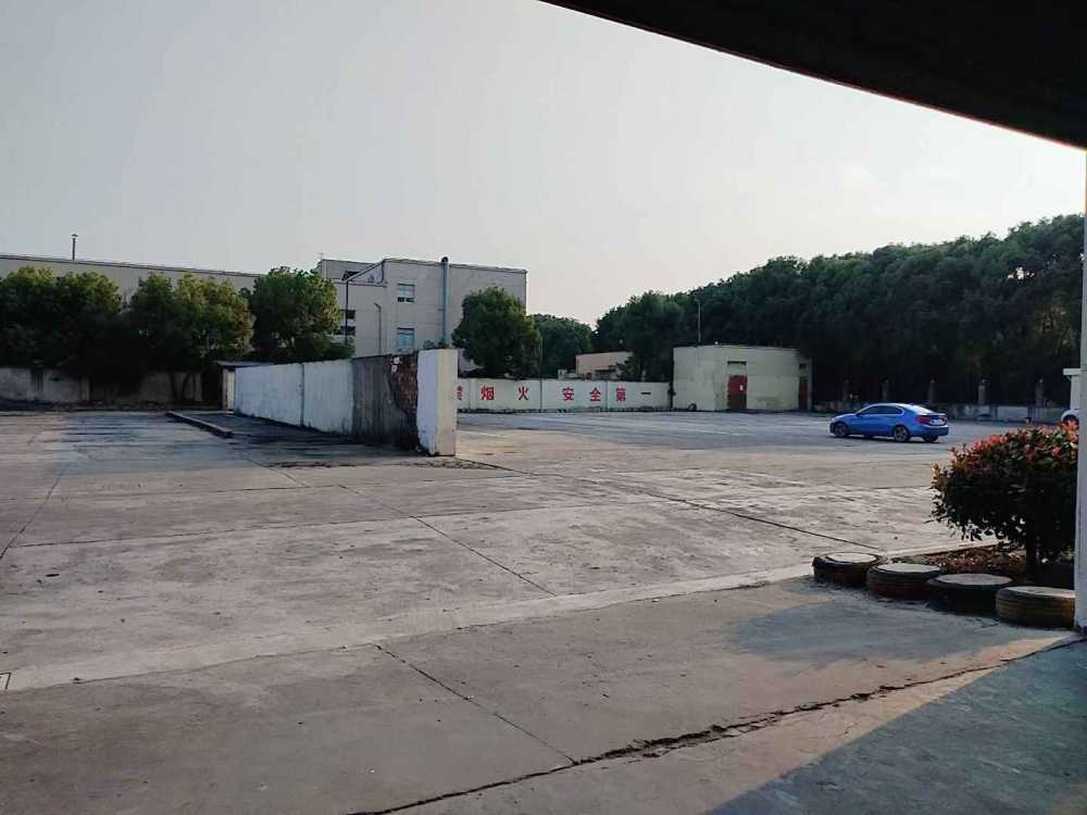 场地超大,车间行车：3t