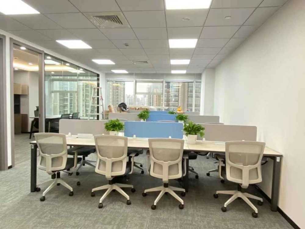 精装带家具,18个工位