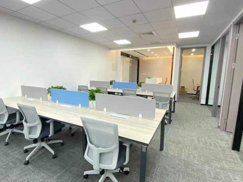 精装带家具,18个工位