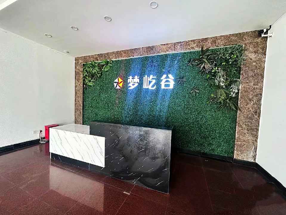 紧邻S20沪太路