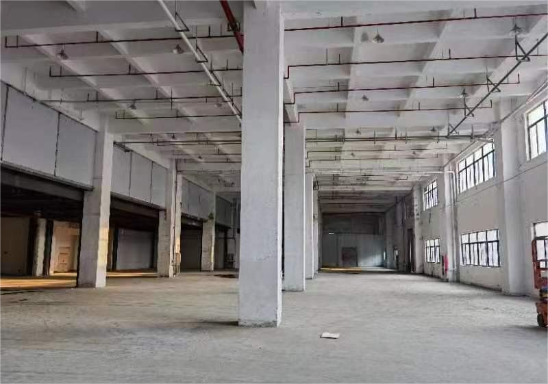 层高9米,场地2000平,104板块