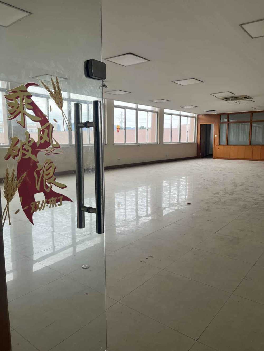 货梯2吨 ,园区食堂