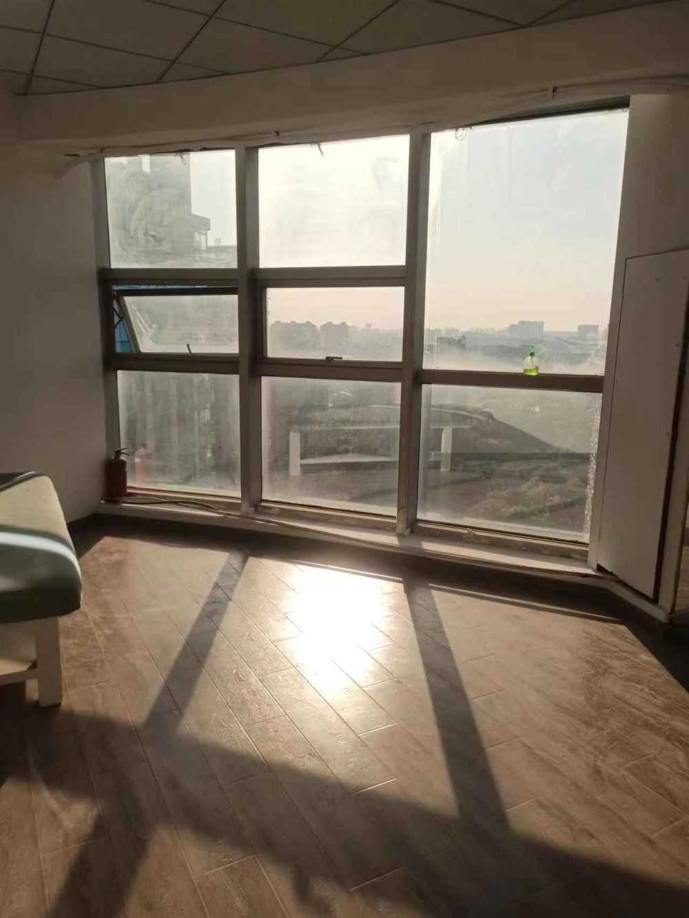精装配空调,可注册