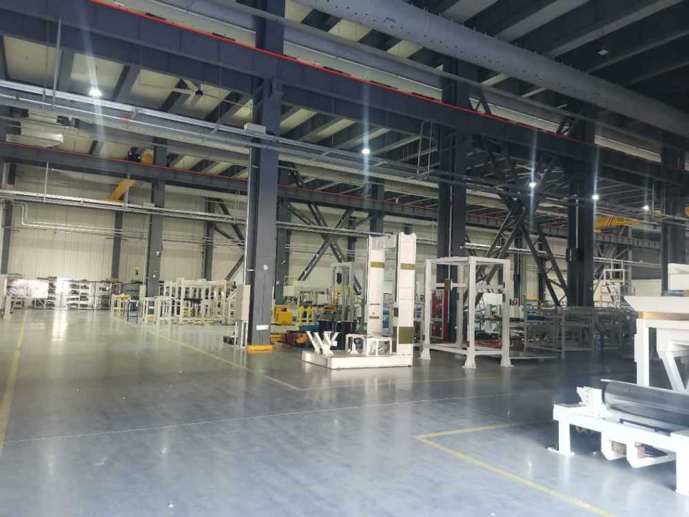 工业104地块,层高12米,配电2500KVA