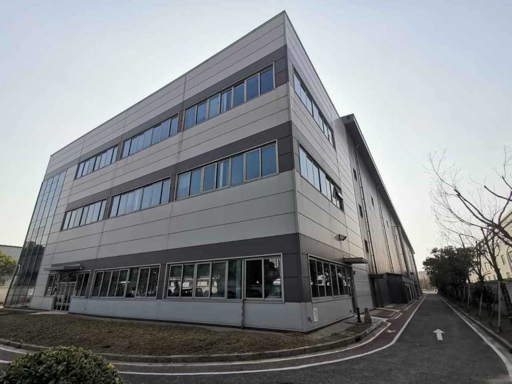 工业104地块,层高12米,配电2500KVA