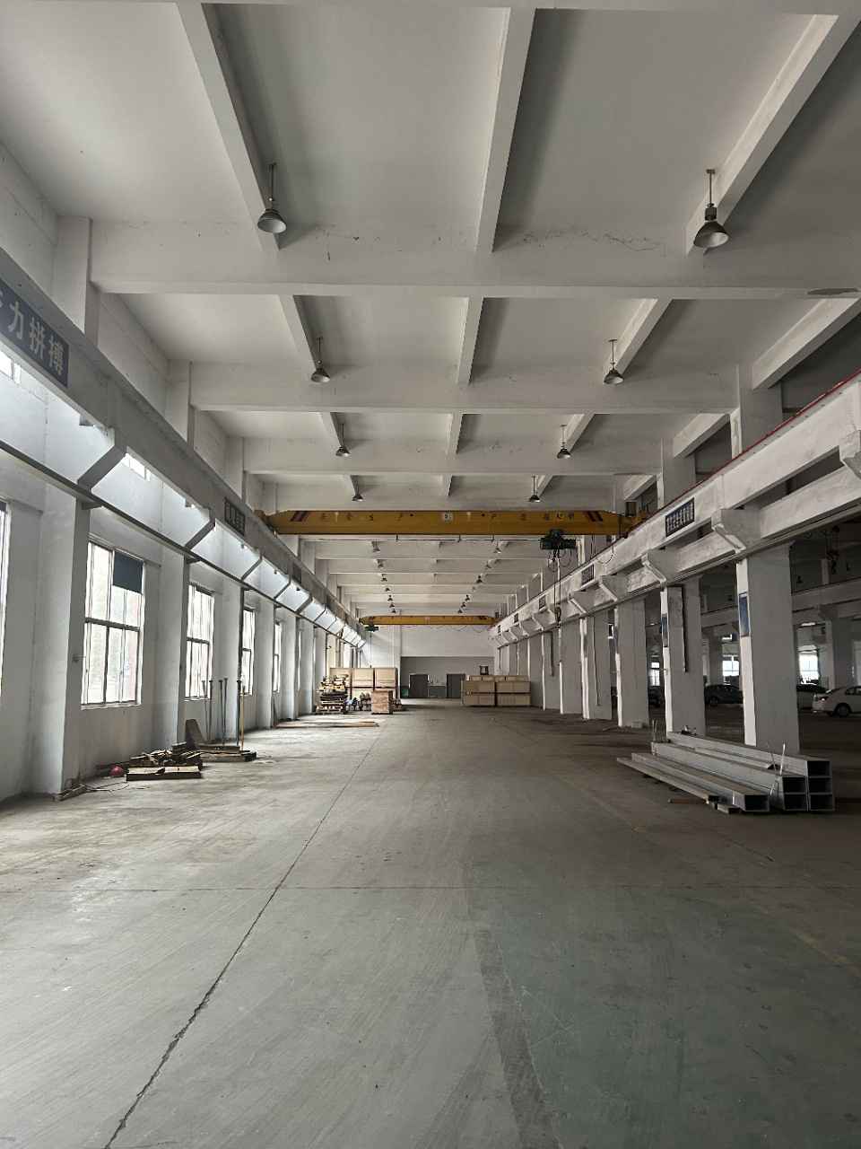 货梯：两部3吨,配电400kva(可增),证件齐全,大车进出方便