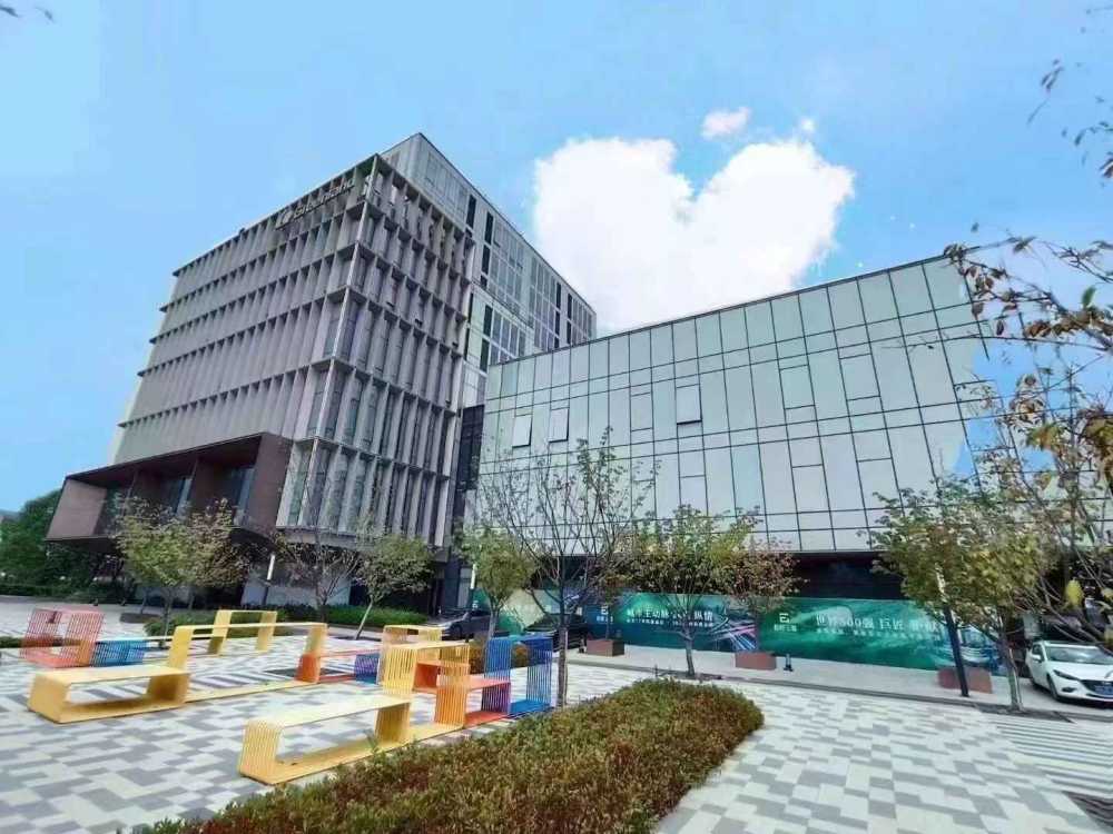 可拼接大面积,定制化精装交付,可隔断