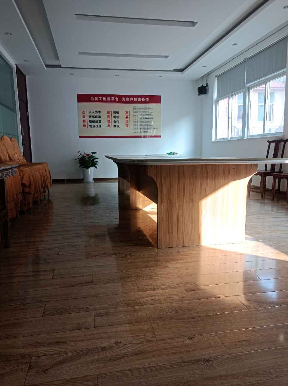 交通便利 ,电梯层高3米