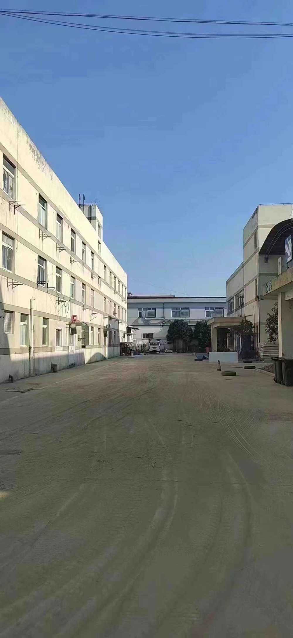 配电150KVA,层高4米,宿舍5间