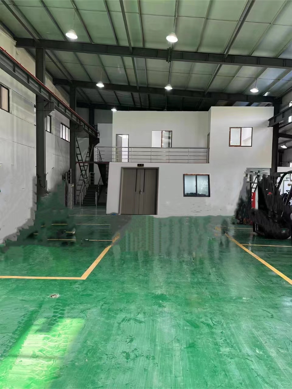 单层带航车，形象好