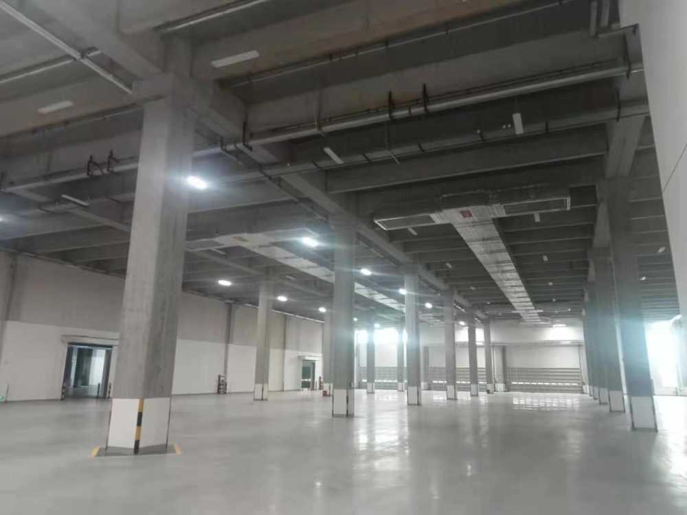 周边产业聚集,双层坡道库