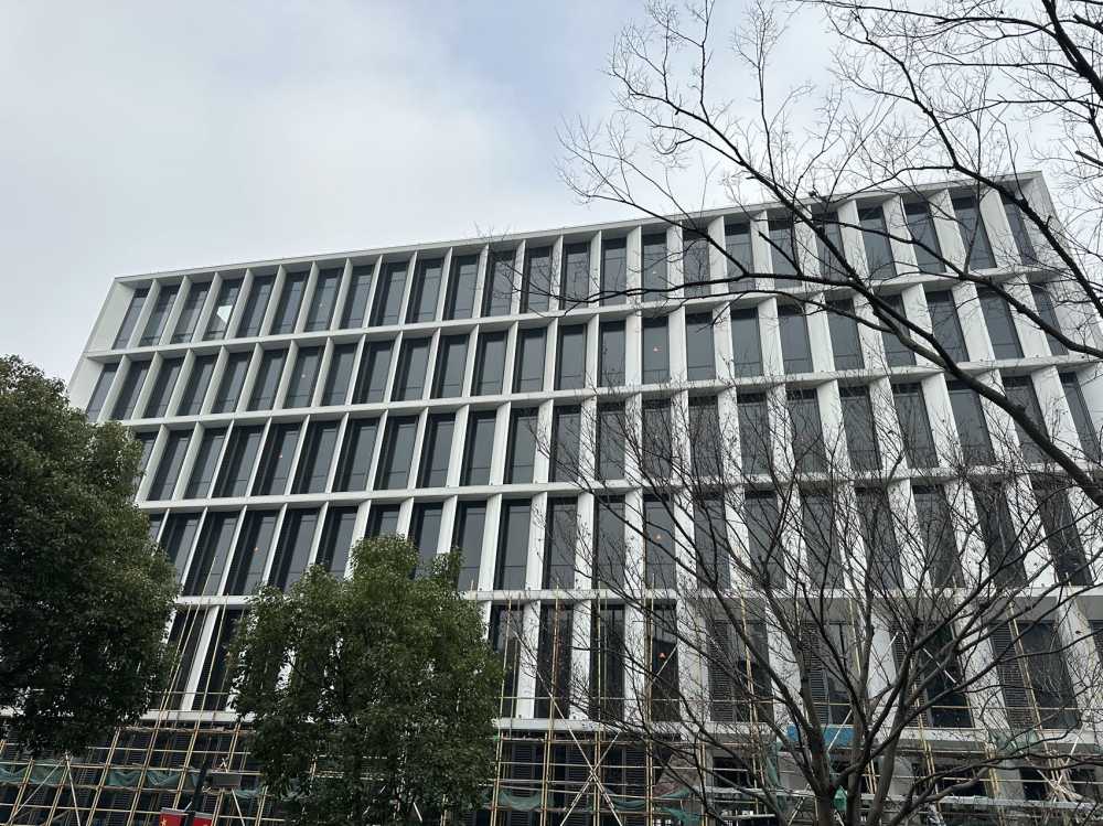 层高8米
