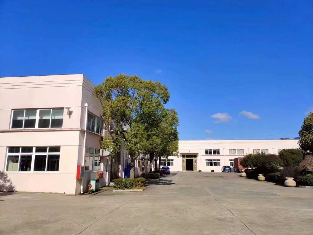 层高 7米,花园式办公