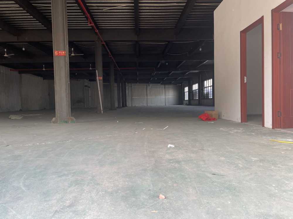 靠近博园路汽配城