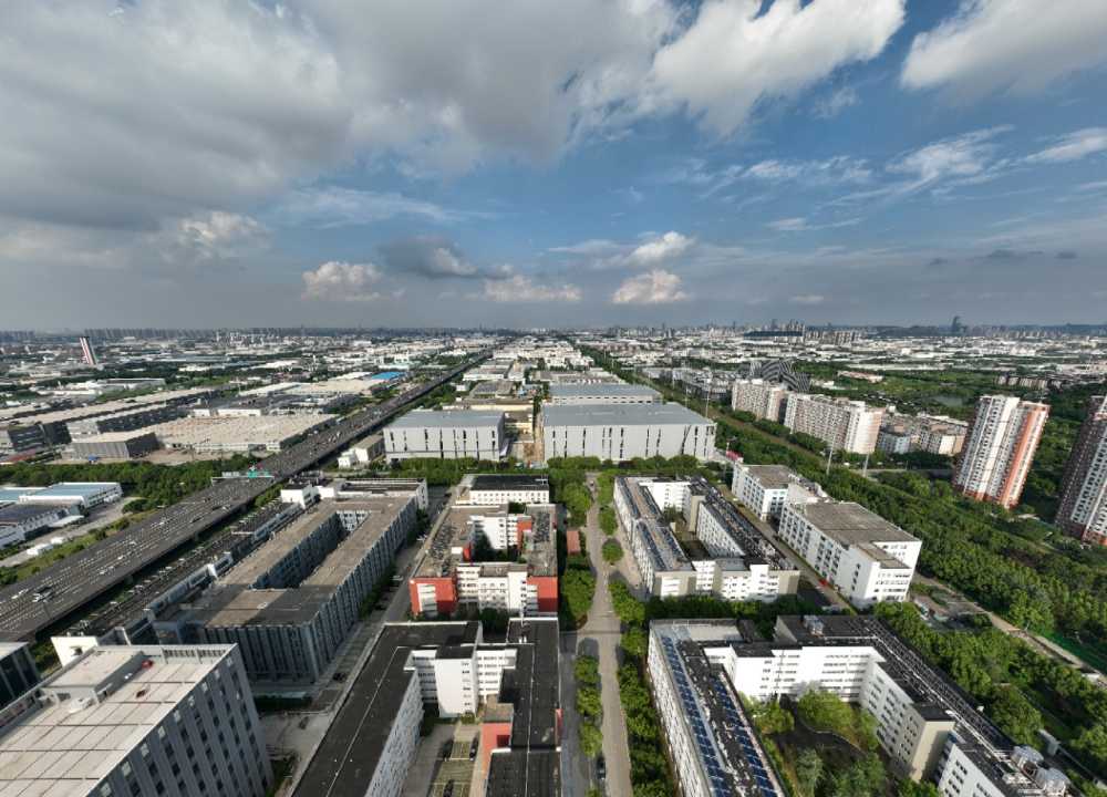 层高:1F 9.5米，2F 9米， 3F 9.2米。,丙二类