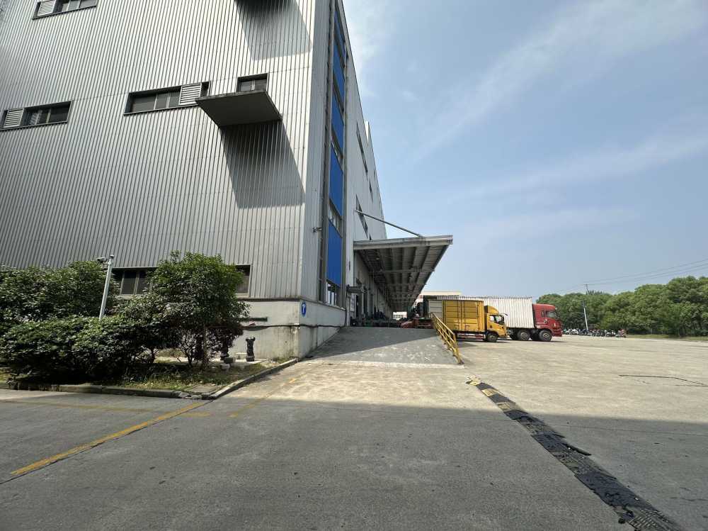 【层高】1F 9米，2F 7.5米，3F 6米,【消防】丙类、带喷淋