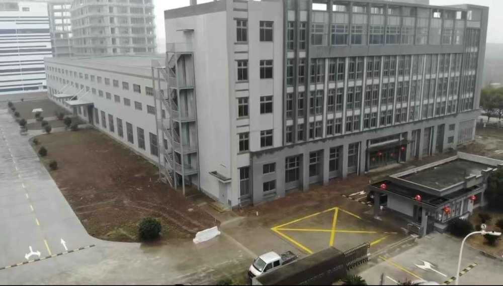 104地块，证件齐全可办环评，行业不限，无税收要求