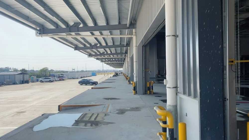 坡道入库,内置月台，,可分租