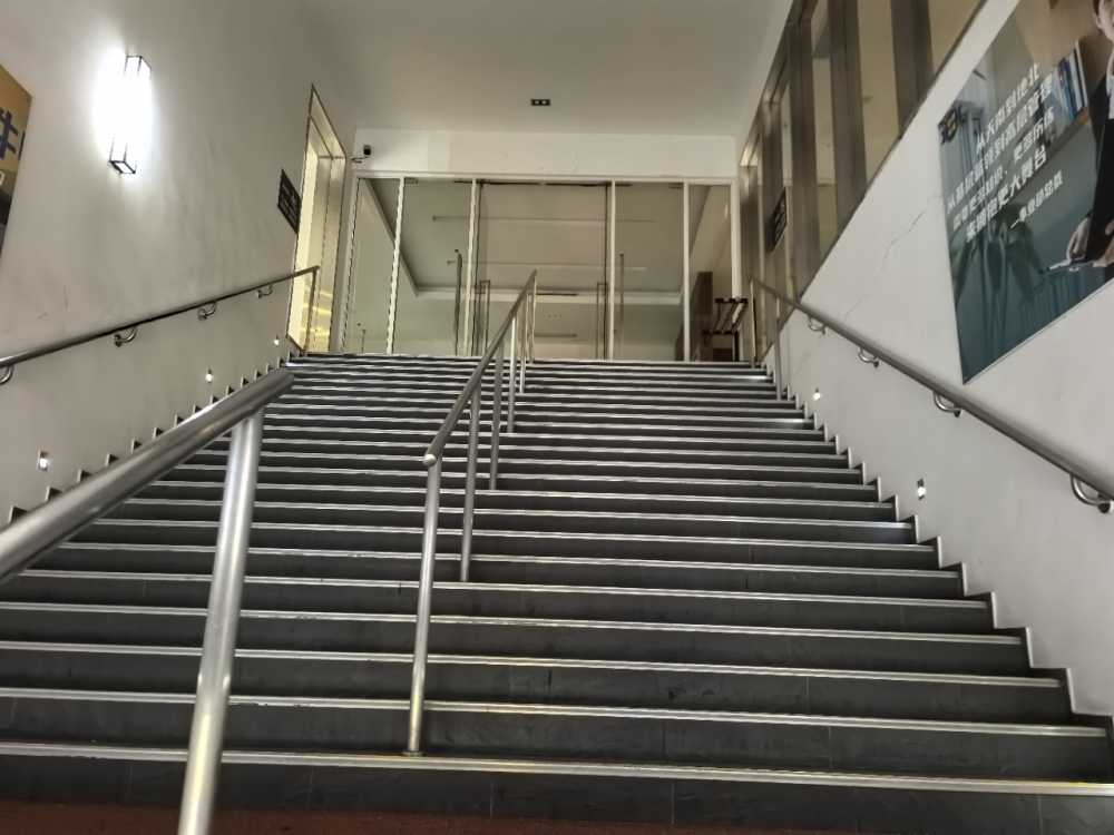 丙二类，,双边高台库，