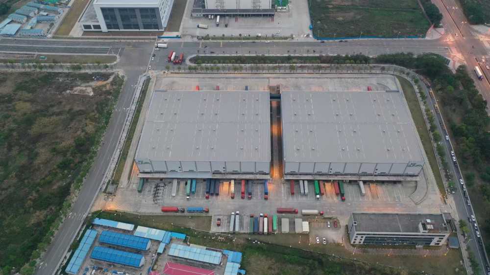 内外置月台，,金刚砂地坪，,高标库，