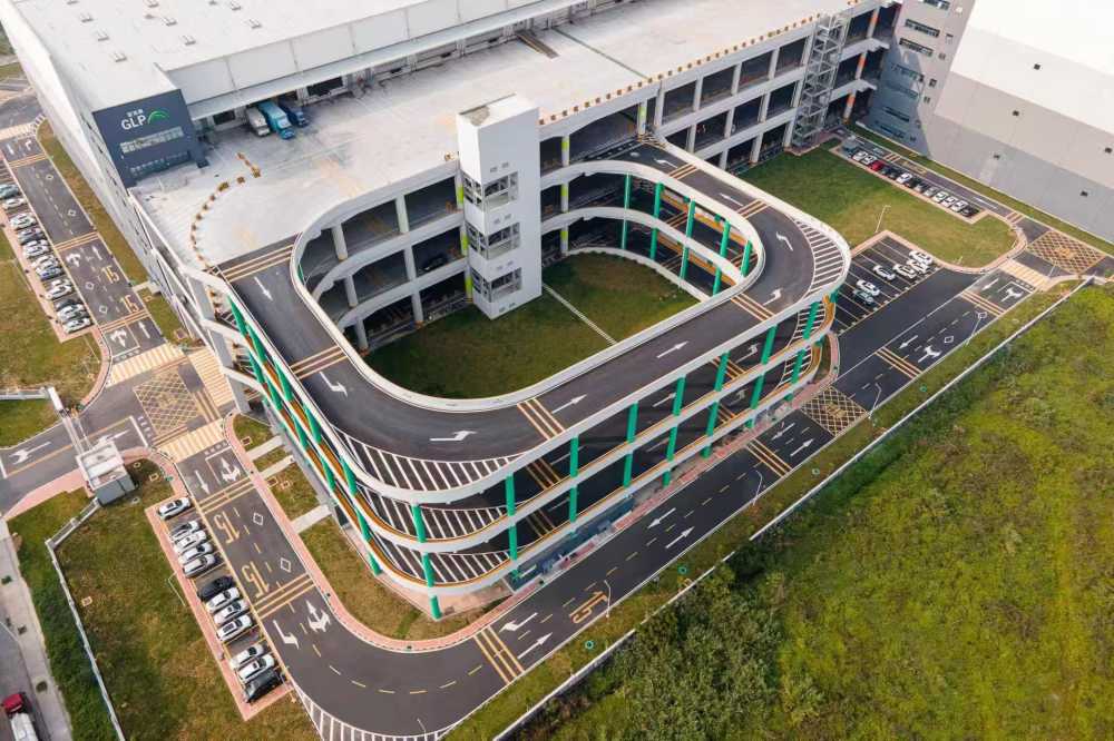 坡道入库，高标库，,紧邻港口,冷库，,双边卸货，