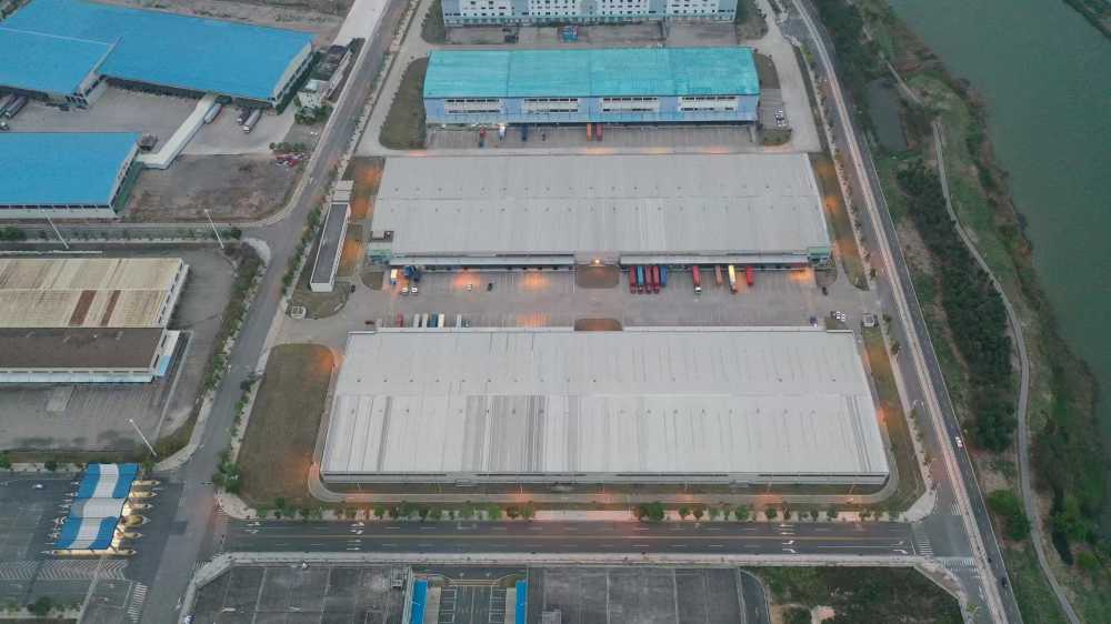 内外置月台，,金刚砂地坪，,高标库，