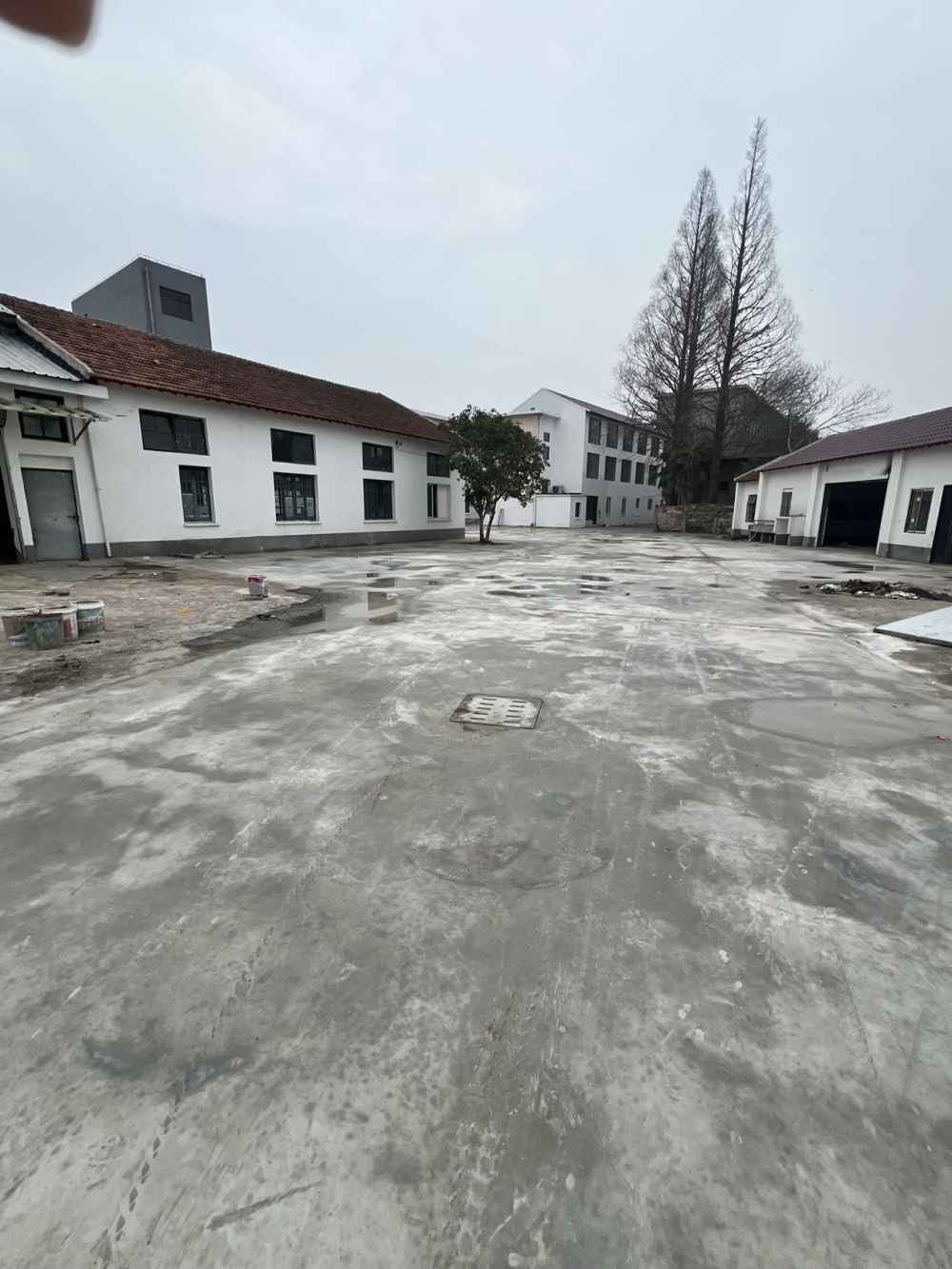 独门独院，,层高8米，