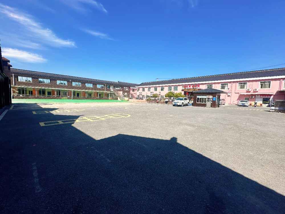 可以实地注册,有市政污水纳管,消防证件齐全