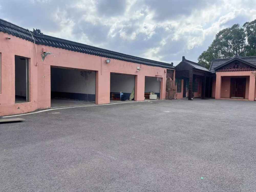 可以实地注册,有市政污水纳管,消防证件齐全