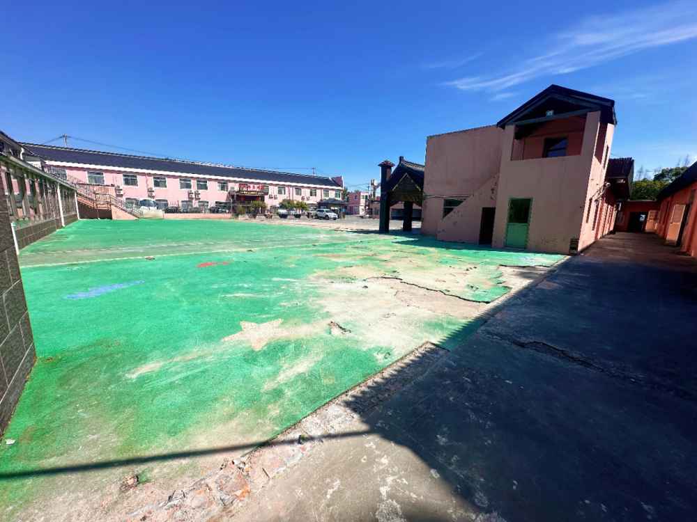 可以实地注册,有市政污水纳管,消防证件齐全