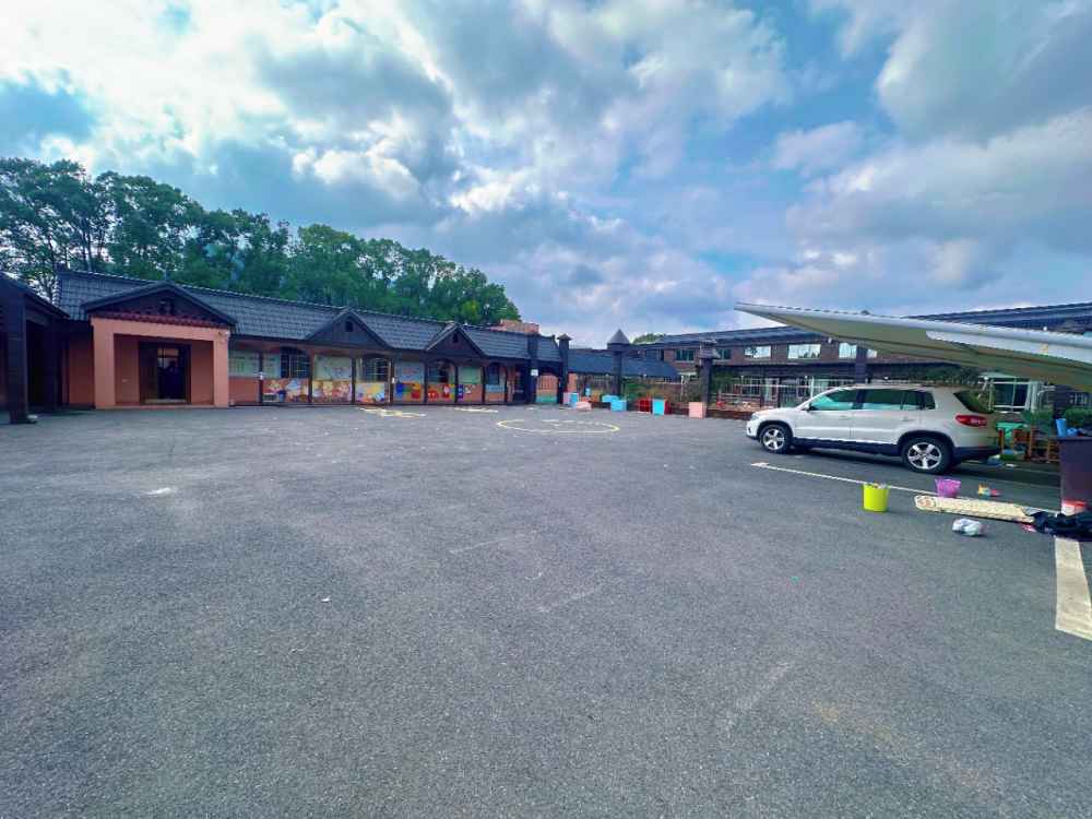 可以实地注册,有市政污水纳管,消防证件齐全